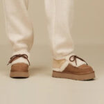 כפכפי זמש האג ugg חום דגם Disquette Heritage צמר כבשים סוליית EVA מדליון לוגו עקב