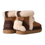 מגפון זמש אג UGG חום דגם Classic Mini Heritage עור כבש תליון פרוותי תפרים בולטים