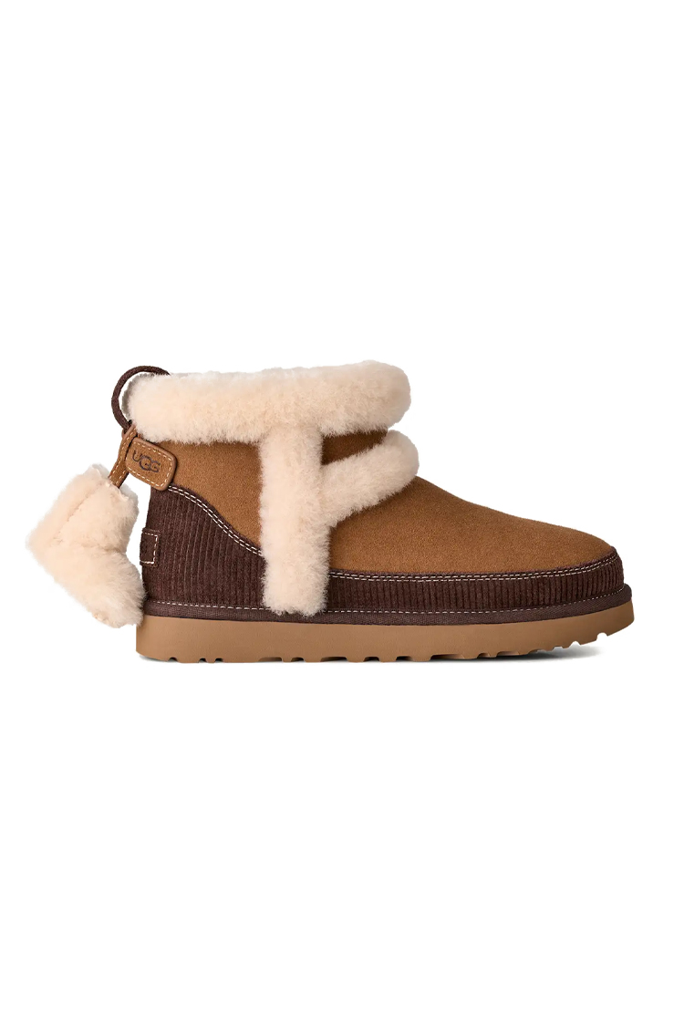 מגפון זמש אג UGG חום דגם Classic Mini Heritage עור כבש תליון פרוותי תפרים בולטים