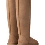 מגפי עור אג UGG חום גבוה דגם Classic Ultra Tall עור כבש דו צדדי בטנה צמרירית מבנה פאנלים