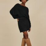 מגפי עור אג UGG חום גבוה דגם Classic Ultra Tall עור כבש דו צדדי בטנה צמרירית מבנה פאנלים