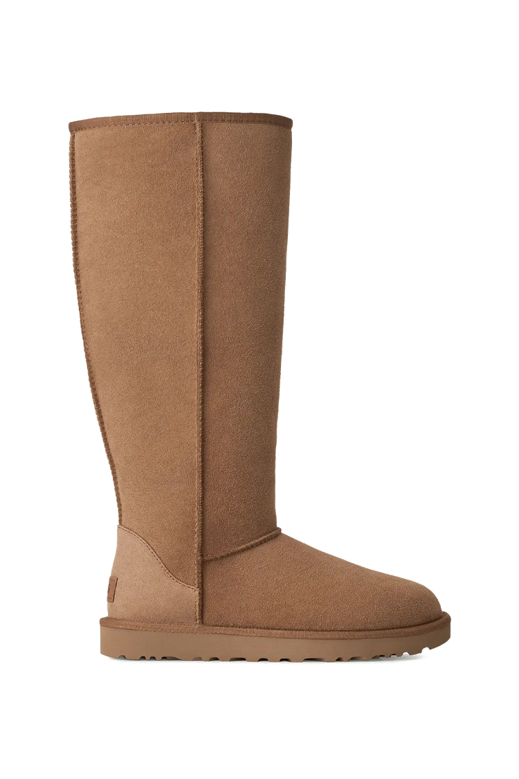 מגפי עור אג UGG חום גבוה דגם Classic Ultra Tall עור כבש דו צדדי בטנה צמרירית מבנה פאנלים