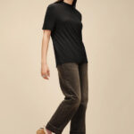 מגפון עור אג UGG חום דגם Ultra Mini Bailey Bow עור כבש דו צדדי פפיון בטנת צמר