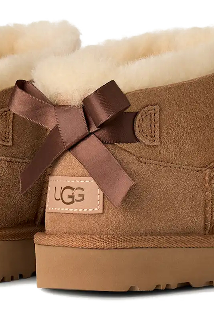 מגפון עור אג UGG חום דגם Ultra Mini Bailey Bow עור כבש דו צדדי פפיון בטנת צמר