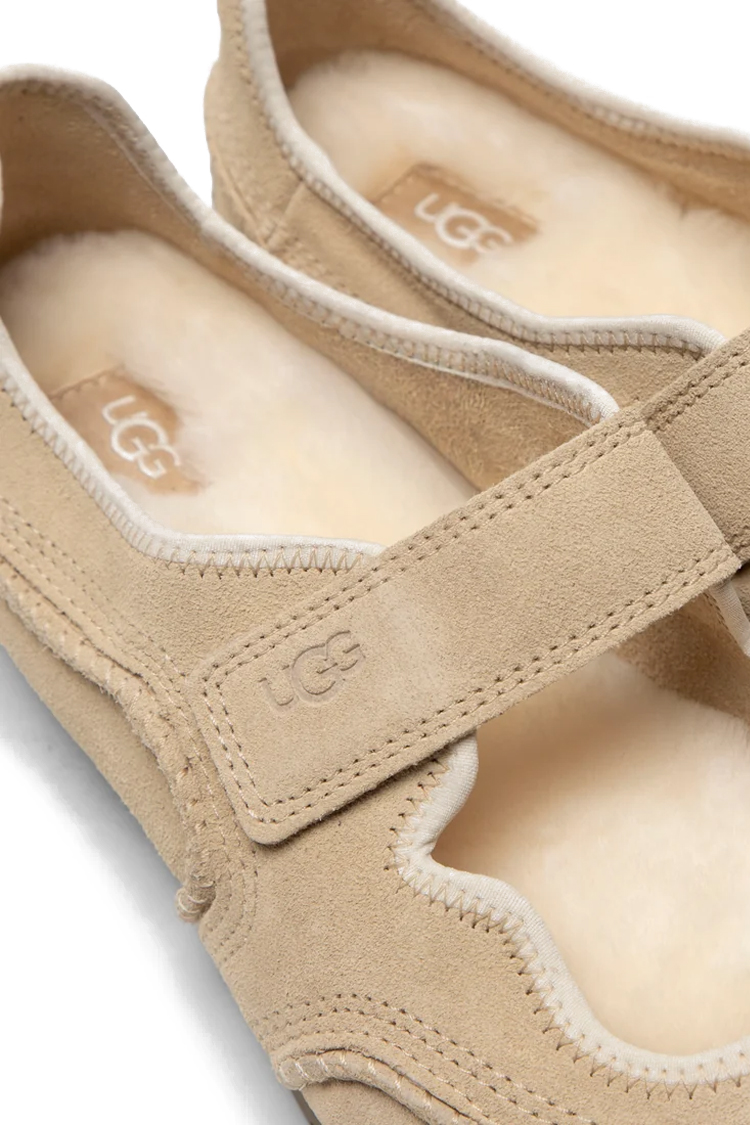 סניקרס מרי ג'יין UGG קרם זמש דגם Quill Mary Jane בטנת צמר סינטטי גזרה נמוכה