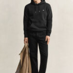 קפוצ’ון גאנט GANT שחור כותנה דגם Shield Hoodie גזרה רגילה רקמה וכיס קנגורו