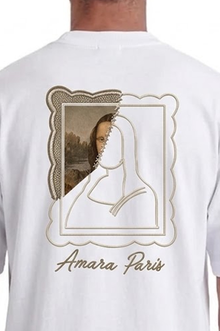 טי שירט אמרה פריז AMARA PARIS לבן כותנה דגם Half Mona גזרה אוברסייז רקמה בחזה והדפס מונה ליזה בגב