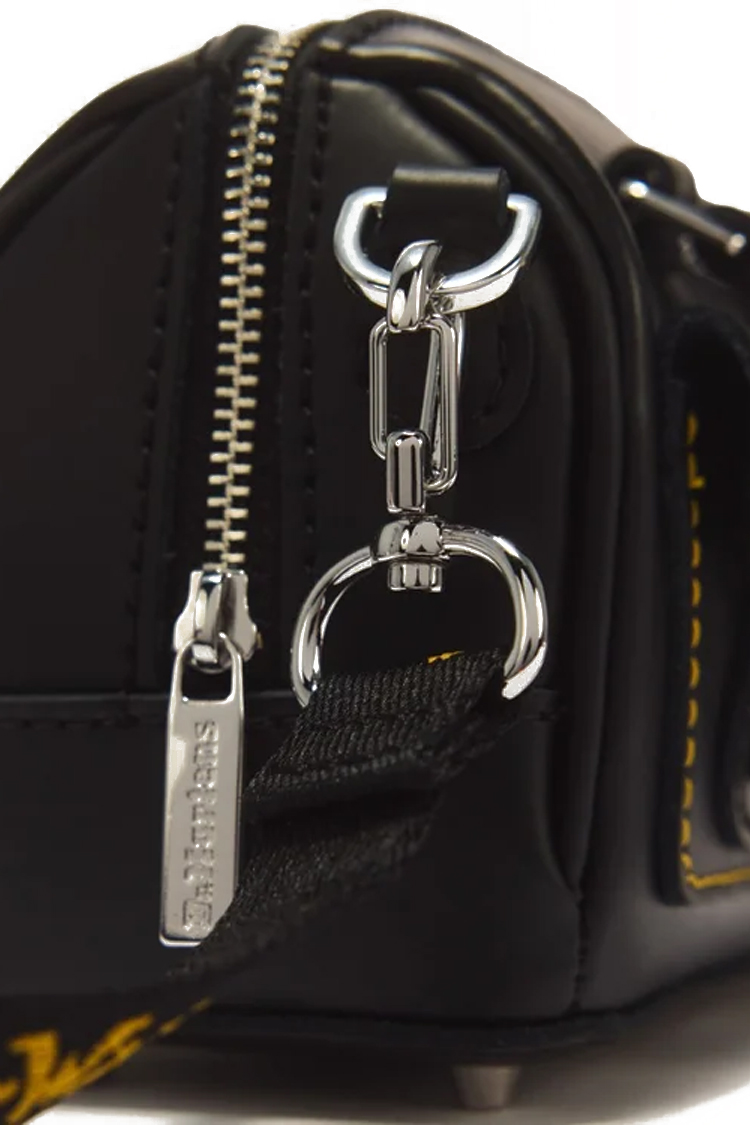 תיק צד מיני דוקטור מרטנס dr martens שחור דגם Mini Top Handle Bag עור פיו מבריק ידית רצועה נשלפת