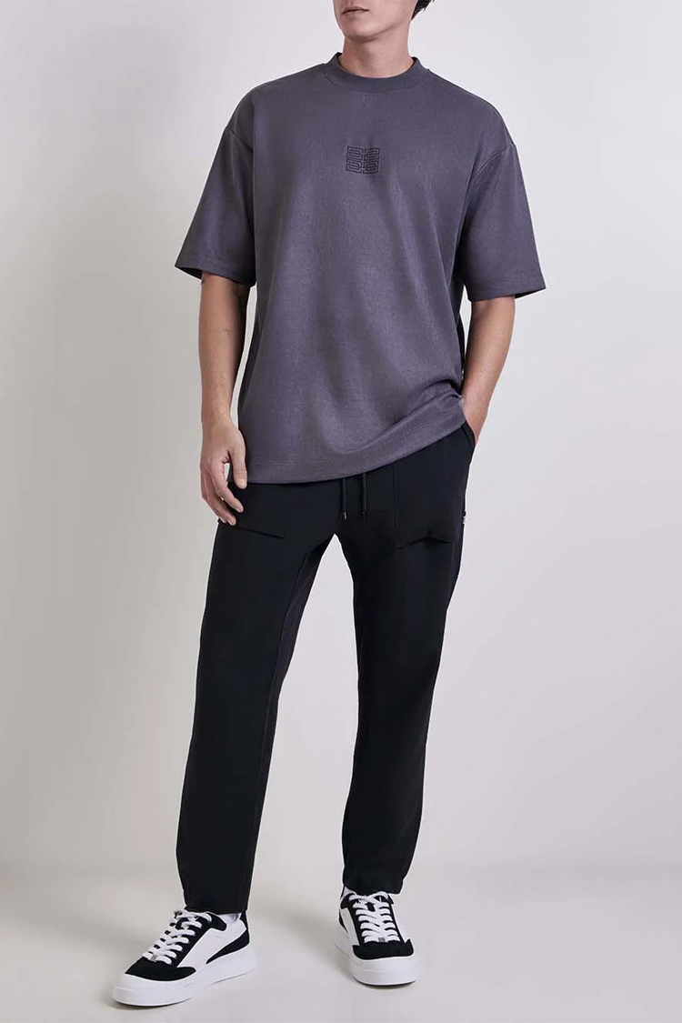 מכנס צ’ינו באלר balr שחור דגם Regular-Fit Nylon Pants תשלובת ניילון חגורה אלסטית כיסי פאץ לוחית כסופה