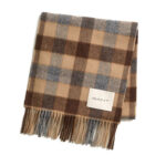 צעיף צמר גאנט GANT חום/חאקי דגם Checked Wool צמר מרינו משובץ פרנזים פאץ’ לוגו