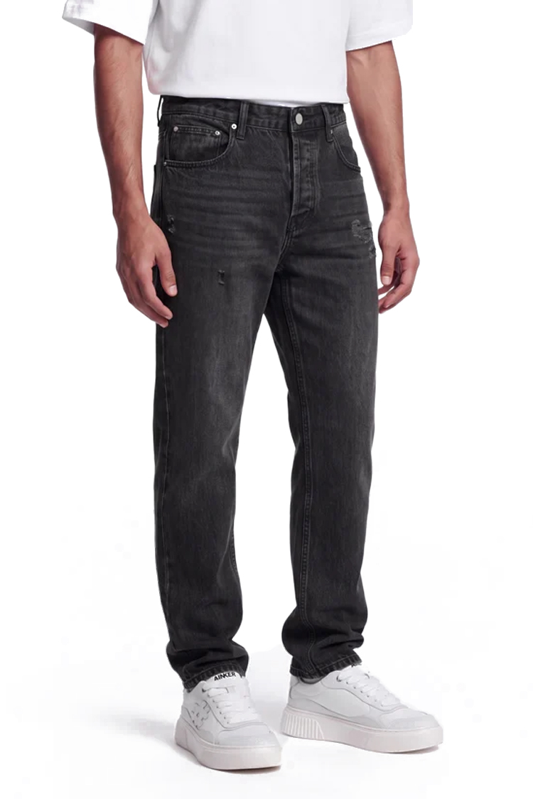 מכנס ג'ינס איינקר AINKER שחור דגם Brunel Black 1154 גזרה טייפרוד קרעים מינימליסטיים פאץ עור