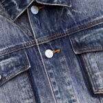 ז’קט ג’ינס איינקר AINKER כחול דגם 1150 Jacket Jeans גזרה נינוחה דו-גוני שוליים פרומים כפתורים עתיקים