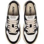 סניקרס אוטרי autry שחור/לבן דגם MEDALIST LOW BICOLOR עור זמש פאנלים עקב קונטרסט לוגו דגל”