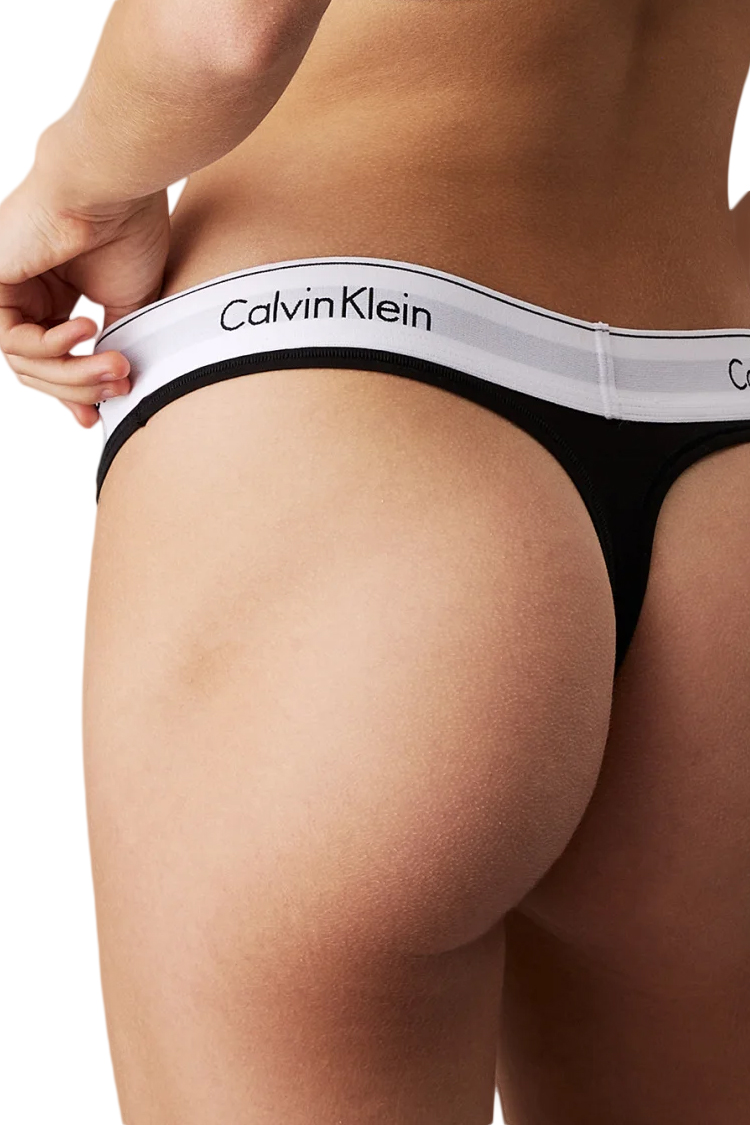 תחתון חוטיני קלווין קליין calvin klein שחור כותנה דגם Icon Cotton Stretch Thong פס גומי לוגו