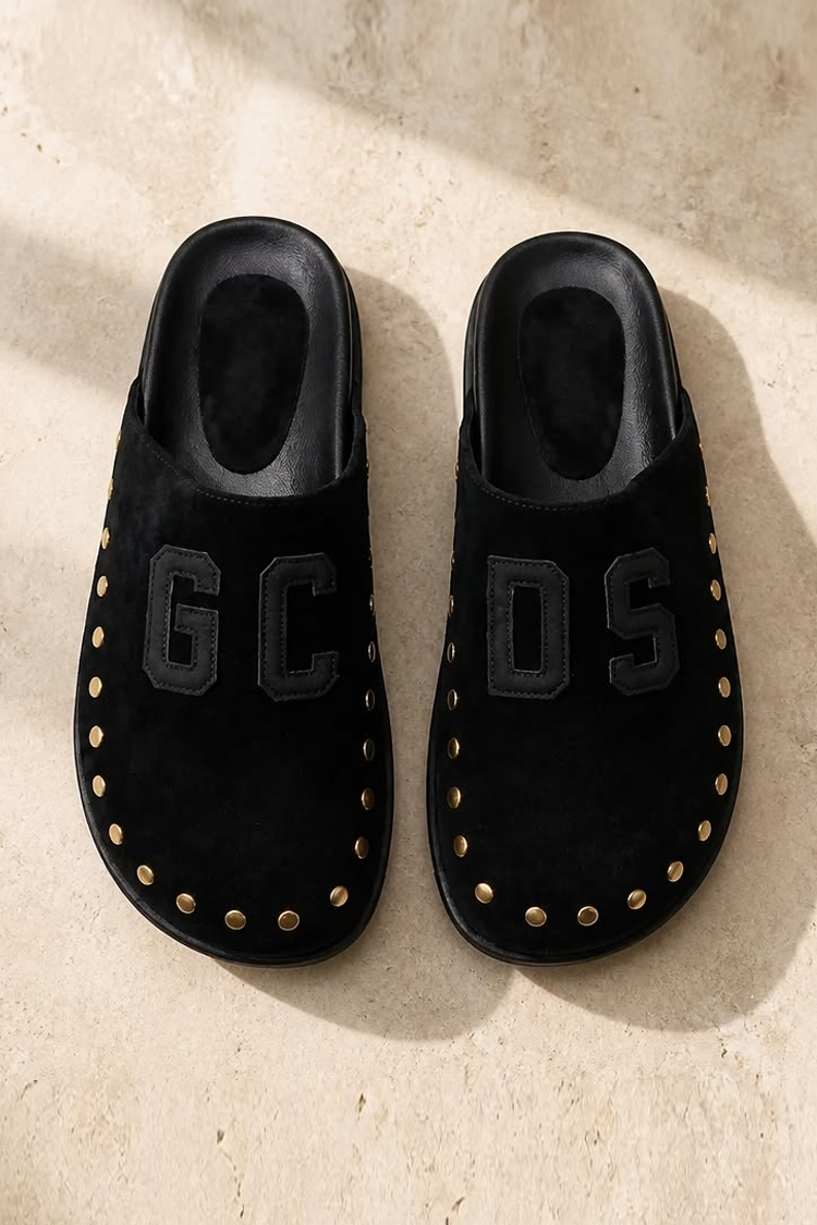 פכפי זמש GCDS שחור דגם Studs and Glam קלוג ניטים מטאליים לוגו עור סוליה דקה