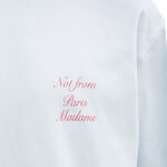 טי שירט דרול דה מונסייה Drôle de Monsieur תכלת כותנה דגם Slogan Calligraphy הדפס קליגרפיה בחזה ובגב