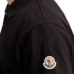 חולצת פולו מונקלר moncler שחור דגם Piquet Polo Shirt כותנה פיקה פאץ בשרוול צבעי מונקלר רגולר פיט