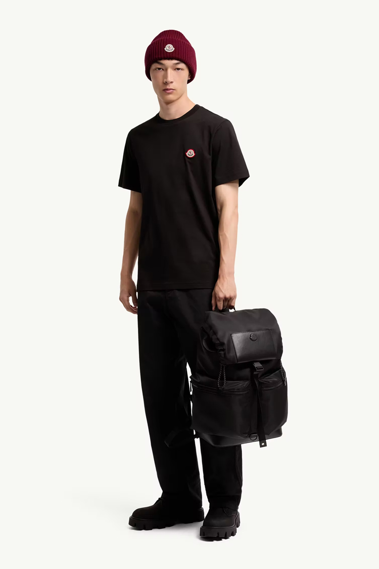 טי שירט מונקלר moncler שחור דגם Logo Cotton Jersey כותנת ג’רזי פאץ בחזה רגולר פיט