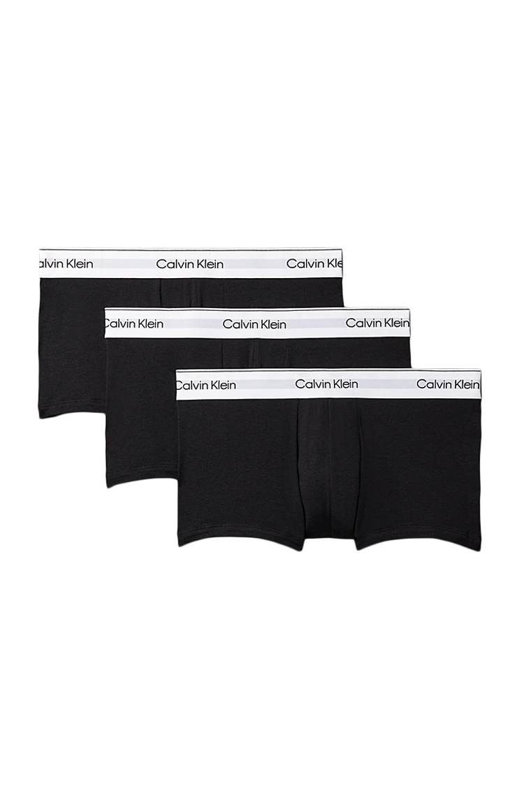 מארז שלישיית תחתוני בוקסר קלווין קליין calvin klein שחור לבן דגם Low Rise Trunks Icon Cotton Stretch פס מותן לוגו