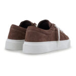 סניקרס קוטור קלאב The Couture Club חום זמש איטלקי דגם Axis Sneaker פאנלים שתי זוגות שרוכים סוליה עבה
