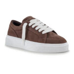 סניקרס קוטור קלאב The Couture Club חום זמש איטלקי דגם Axis Sneaker פאנלים שתי זוגות שרוכים סוליה עבה