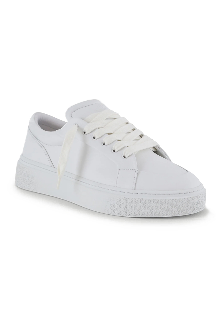 סניקרס קוטור קלאב The Couture Club לבן עור איטלקי דגם Axis Sneaker פאנלים שתי זוגות שרוכים סוליה עבה