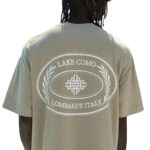 טי שירט קוטור קלאב The Couture Club אפור כותנה דגם Lake Como Oval הדפס אגם קומו בחזה ובגב
