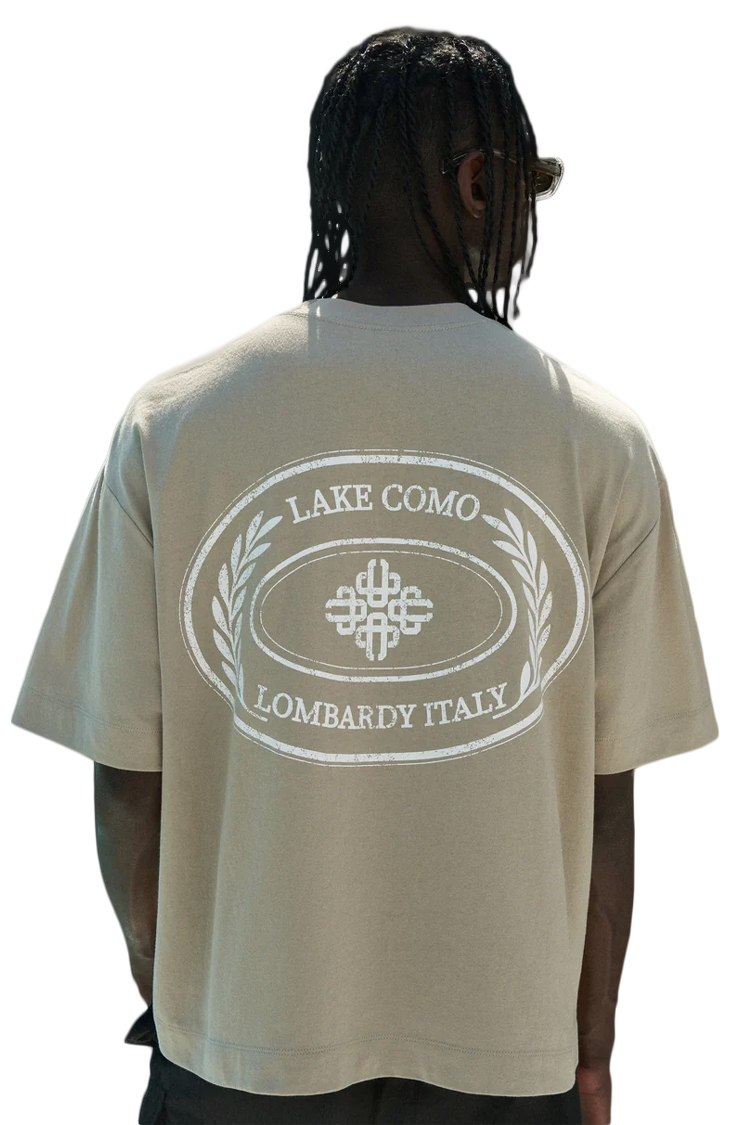 טי שירט קוטור קלאב The Couture Club אפור כותנה דגם Lake Como Oval הדפס אגם קומו בחזה ובגב