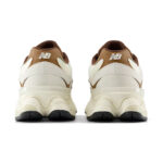 סניקרס ניו באלאנס NEW BALANCE לבן שמנת/חום רשת דגם U90602FD סדרת 9060 סוליית צ’אנקי