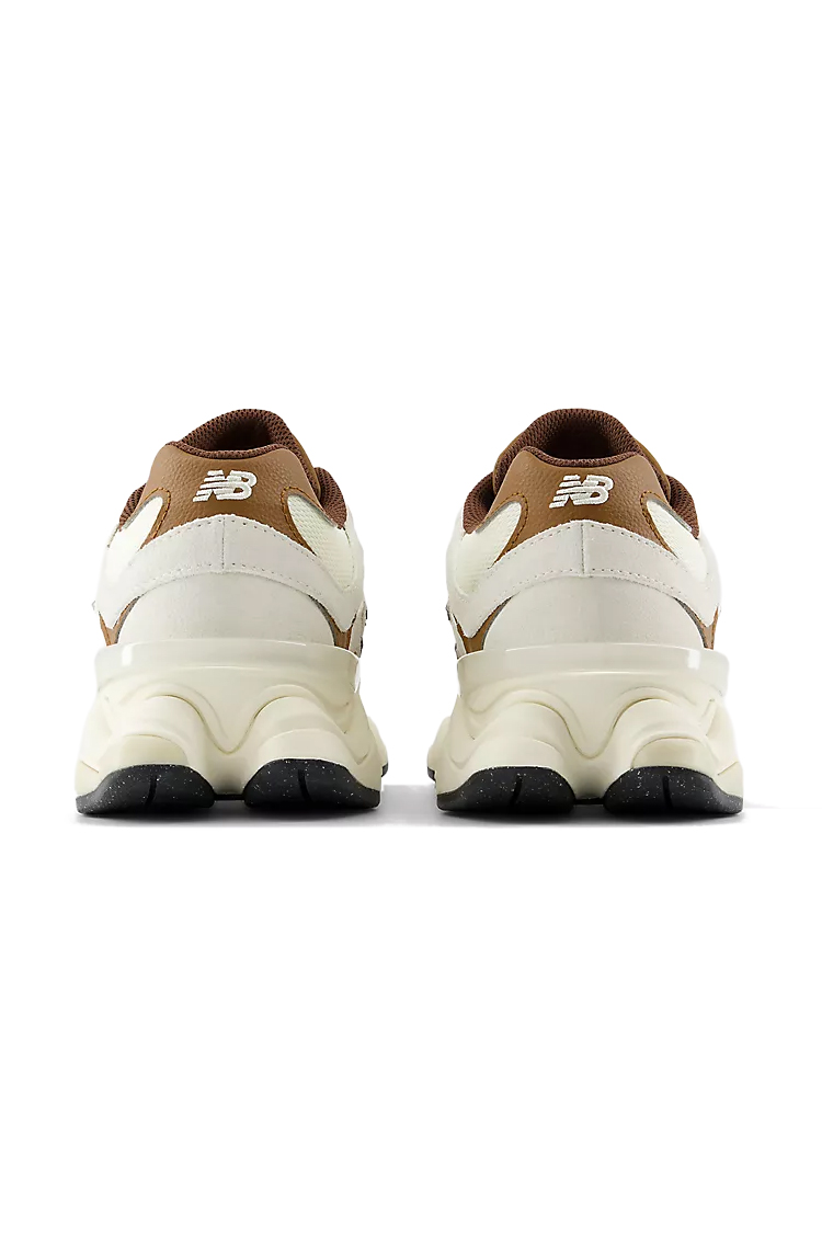 סניקרס ניו באלאנס NEW BALANCE לבן שמנת/חום רשת דגם U90602FD סדרת 9060 סוליית צ’אנקי
