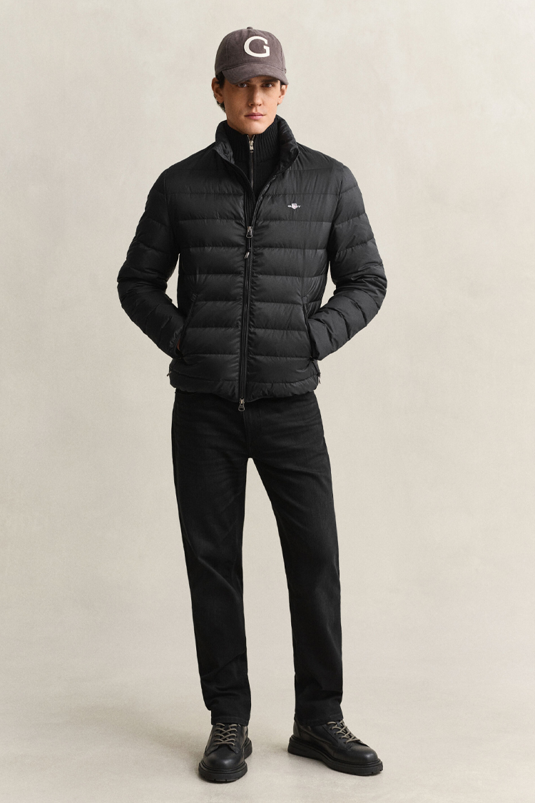 מעיל פוך גאנט gant שחור דגם Light Down Jacket פוליאסטר דוחה רוח מים פלומת פוך 650 fill power גזרה רגילה רקמה חזה פאץ עורף