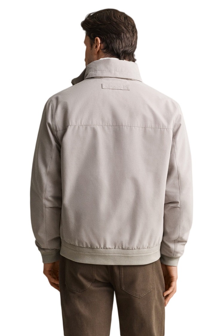 ז’קט מעבר גאנט gant קרם דגם Hampshire Jacket תשלובת טקסטיל דוחה מים dwr גזרה רגילה רקמה חזה קפוצ’ון מתקפל