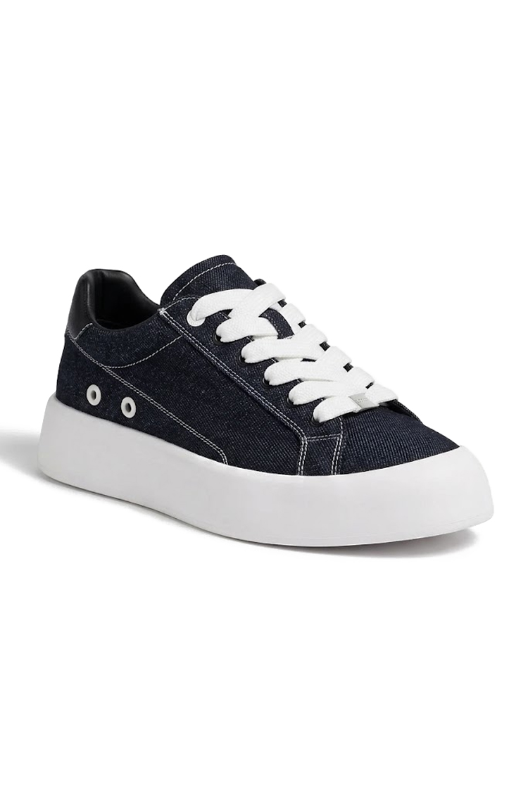 סניקרס באולר balr ג'ינס שחור דגם Jeans B גזרת MID בד ג'ינס בטנת עור סוליית גומי עבה תפרים בולטים פאץ עור עקב