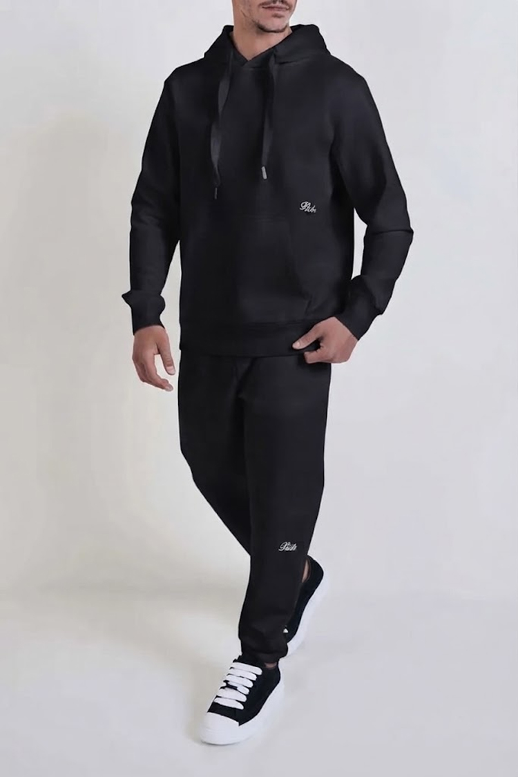 מכנס טרנינג באולר balr שחור דגם Relaxed Fit Cotton Joggers תשלובת כותנה רילקסד פיט רקמה שרוול פאץ כיס אחורי