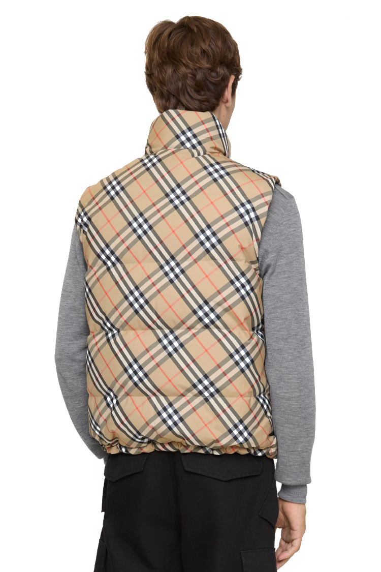 ווסט מרופד ברברי burberry שחור בז’ דגם Reversible Check Puffer Gile הפיך פוך נוצות פלומה משבצות גזרה קלאסית