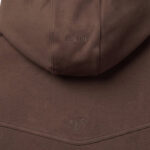 קפוצ’ון איינקר ainker חום דגם 1051 black hoodie אריגת interlock צפופה גזרה רגילה רקמות לוגו כובע גב כתף רוכסן