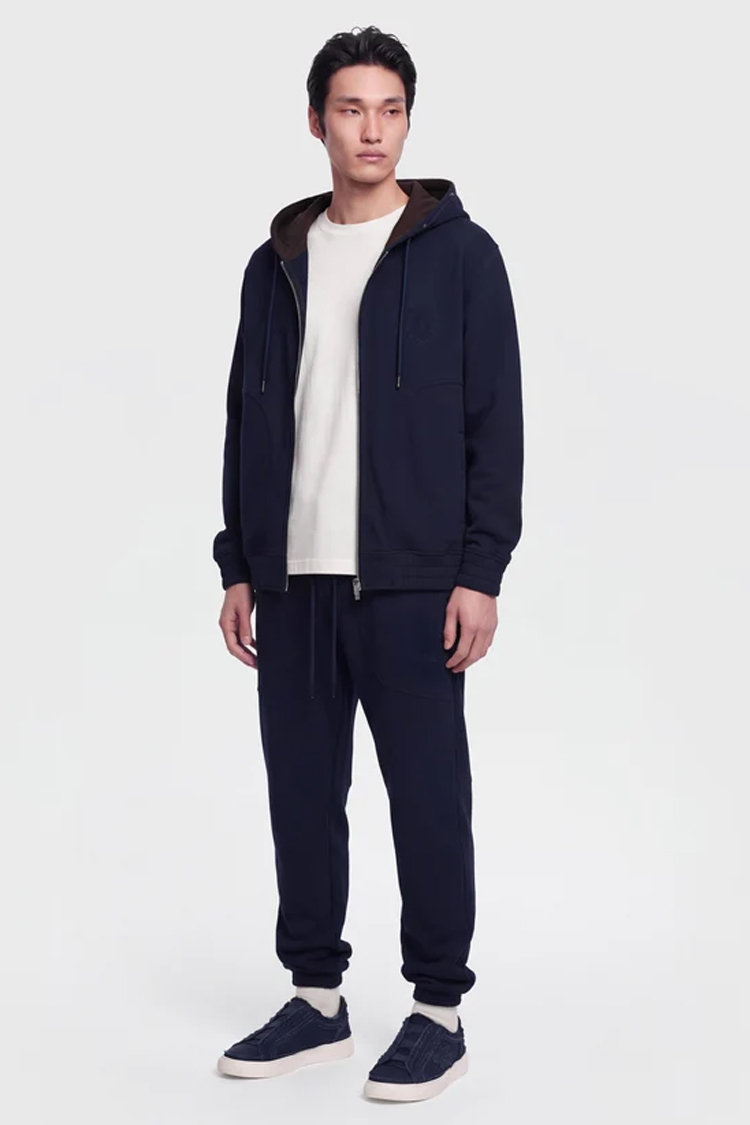 קפוצ’ון איינקר ainker כחול דגם 1069 black hoodie אריגת interlock צפופה גזרה רגילה רקמות לוגו חזה גב טבעות מטאליות שרוך
