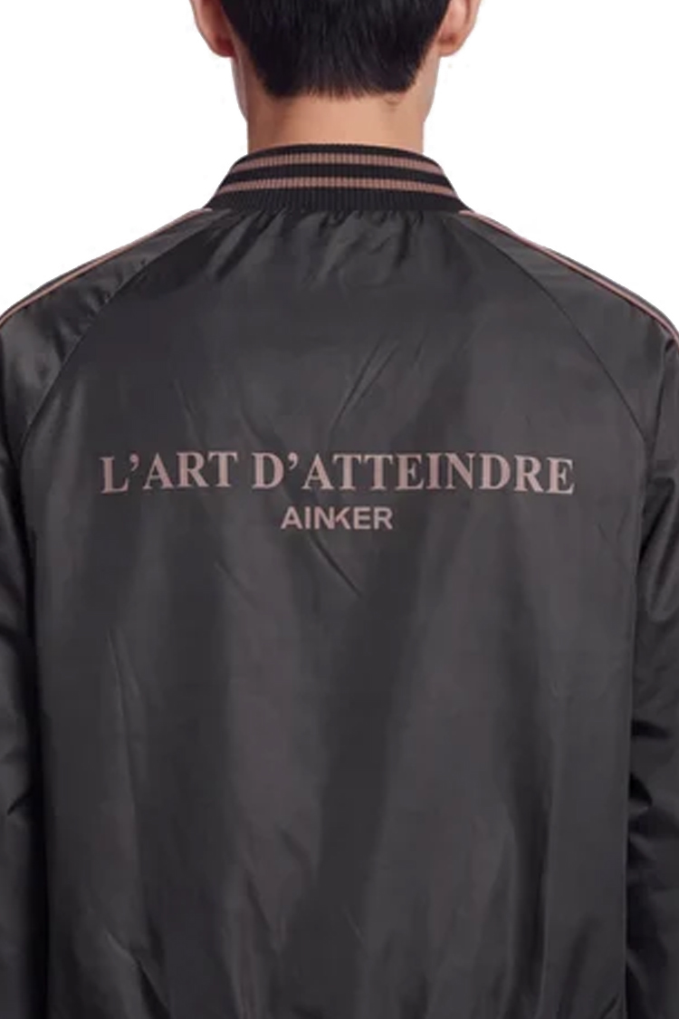 ז’קט בומבר איינקר ainker שחור דגם Puff Nylon 1100 Jacket ניילון טכני פוליאסטר חוסם רוח גזרה רגילה לוגו חזה לוגו גב lart datteindre
