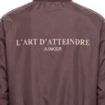 ז’קט בומבר איינקר ainker חום דגם Puff Nylon 1100 Jacket ניילון טכני פוליאסטר חוסם רוח גזרה רגילה לוגו חזה לוגו גב lart datteindre