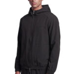 ז’קט קפוצ’ון איינקר ainker שחור דגם 1134 black jacket בד טכני ארוג קל משקל חוסם רוח גזרה נינוחה רקמה כובע