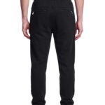 מכנס ג’וגר איינקר ainker שחור דגם 1051 black pant אריגת interlock צפופה גזרה רגילה שרוולים צרים כיסים נסתרים רוכסן סמל מתכתי ריב