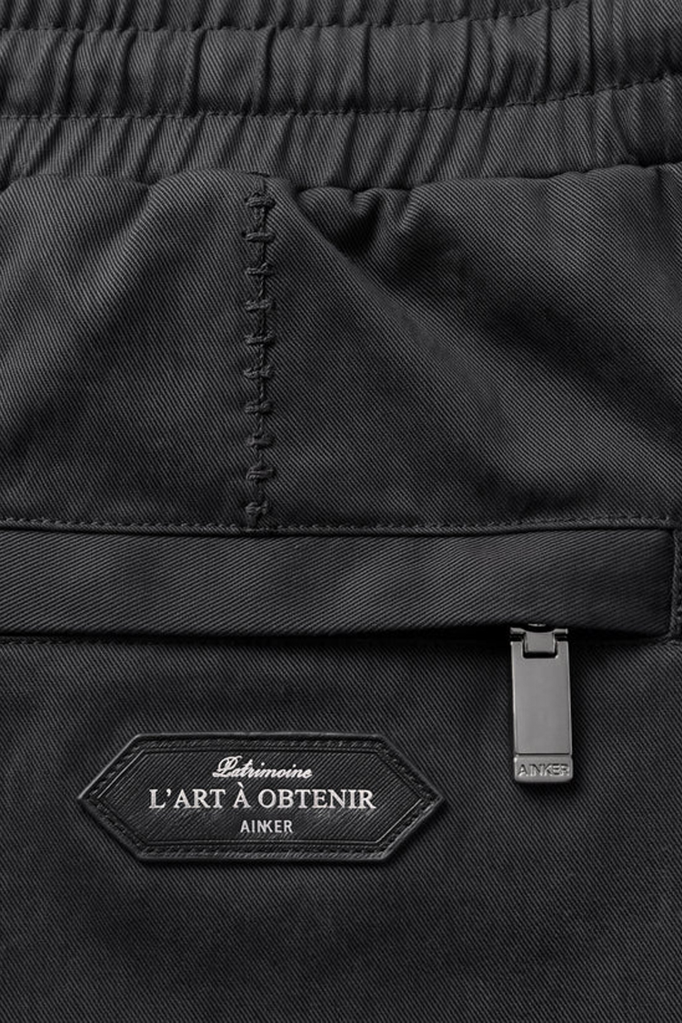 מכנס ג’וגר איינקר ainker שחור דגם 1060 pant כותנה אריגת twill גזרה נינוחה רקמה מותן לוגו lart a obtenir כיס אחורי