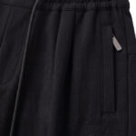 מכנס ג’וגר איינקר ainker שחור דגם 1070 pant כותנה אריגה עדינה טייפארד פיט רקמה שרוול מכנסיים מחויטים