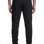 מכנס ג’וגר אינקר ainker שחור דגם 1134 black pant בד טכני גימור מט גזרה צמודה tapered רוכסנים הרחבה קרסול רקמה כיס