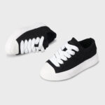סניקרס איינקר ainker שחור לבן דגם West Coast Canvas Black גזרת מיד עור קנבס גימור פרום לוגו סולמית hashtag