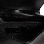 תיק צד דיזל diesel שחור דגם play clutch גימור מבריק צורה ייחודית רצועת נשיאה מתכווננת קלאץ